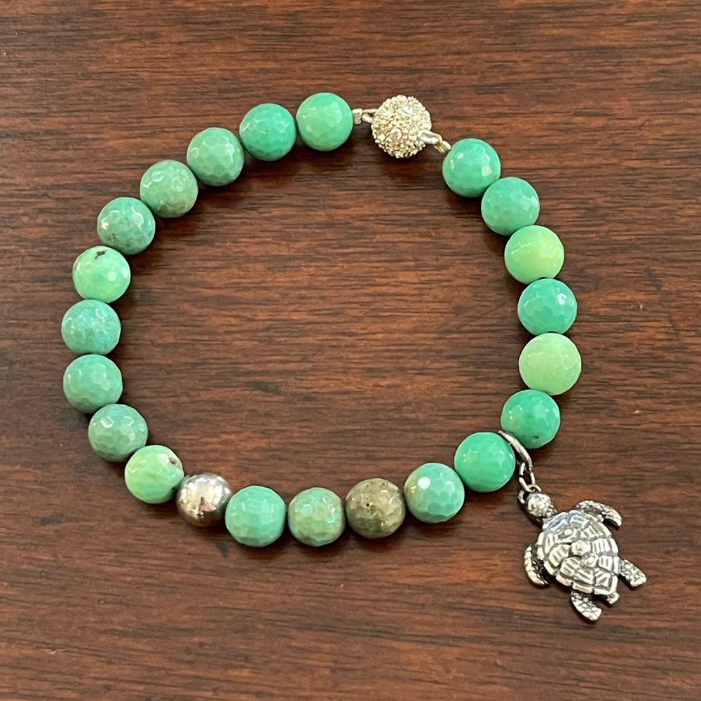 Natural chrysoprase faceted bead sterling silver turtle magnetic clasp bracelet - Picture 2 of 7